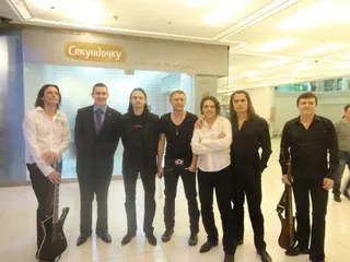 With the group “Zemlyane”